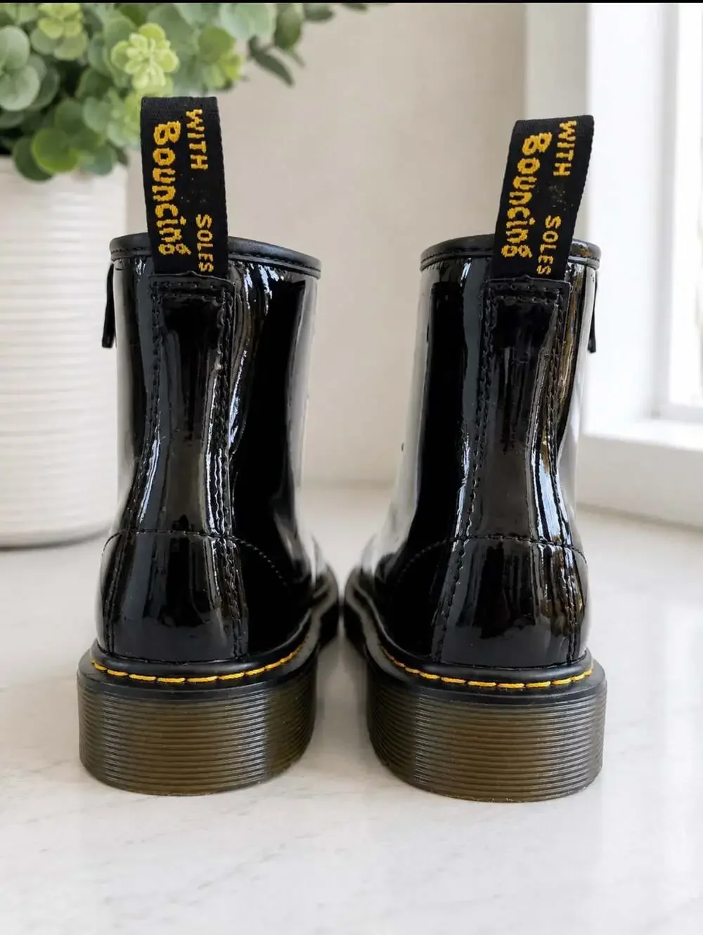 Dr. Martens 1460 Patent Leather Boots Youth Size 1 Black NWOB Glossy Combat